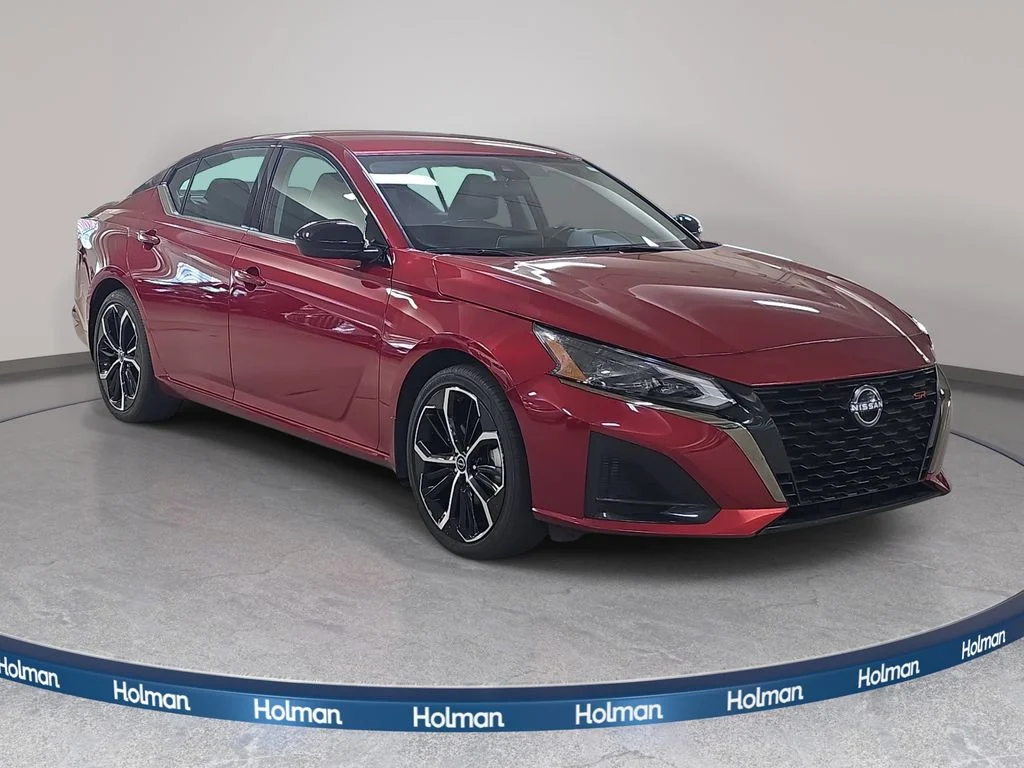 Used 2023 Scarlet Ember Tintcoat Nissan 2.5 SR image 4