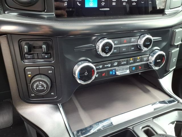 New 2026 Star White Metallic Tri-Coat Ford Platinum® image 13