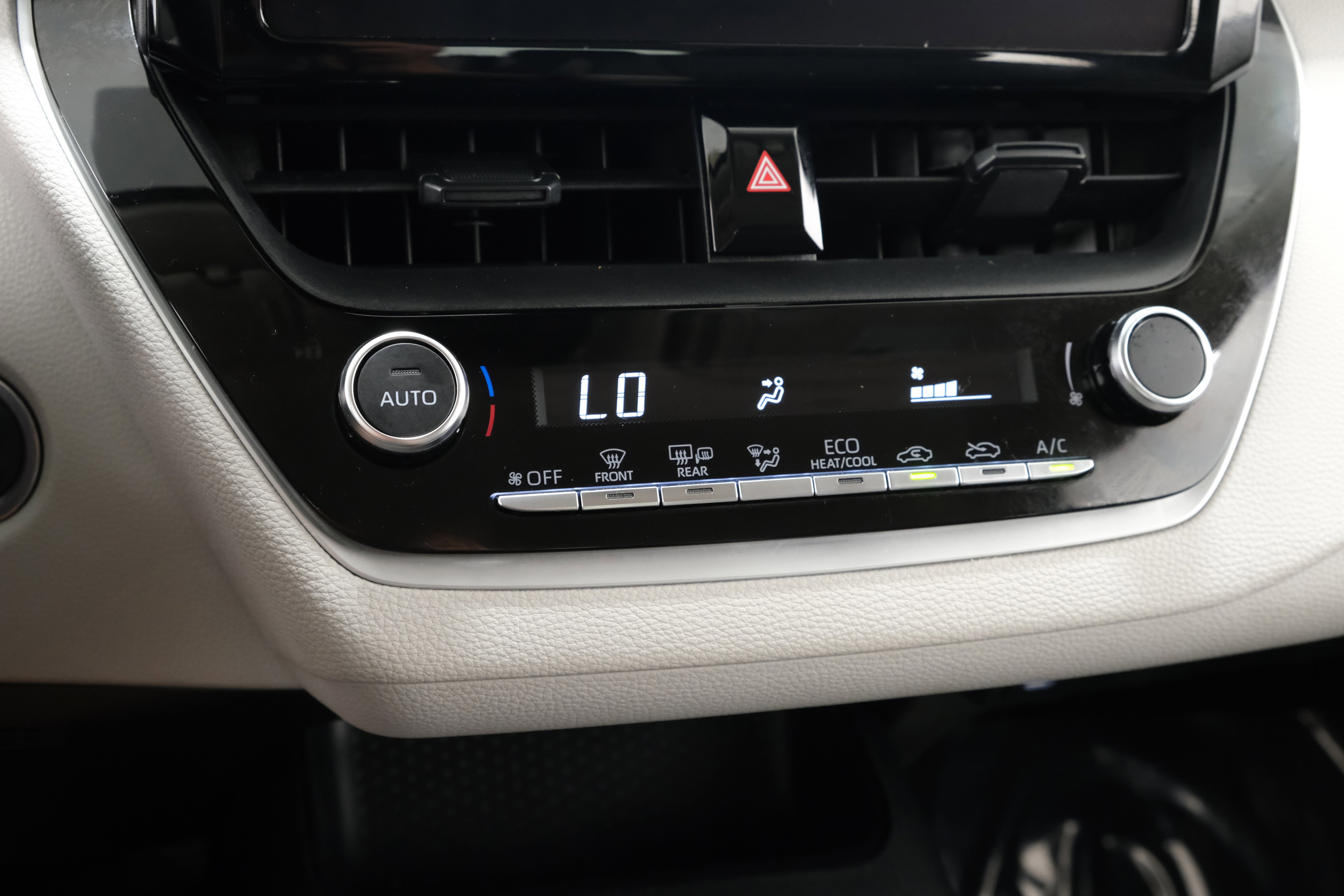 2024 Toyota Corolla LE - Photo 20