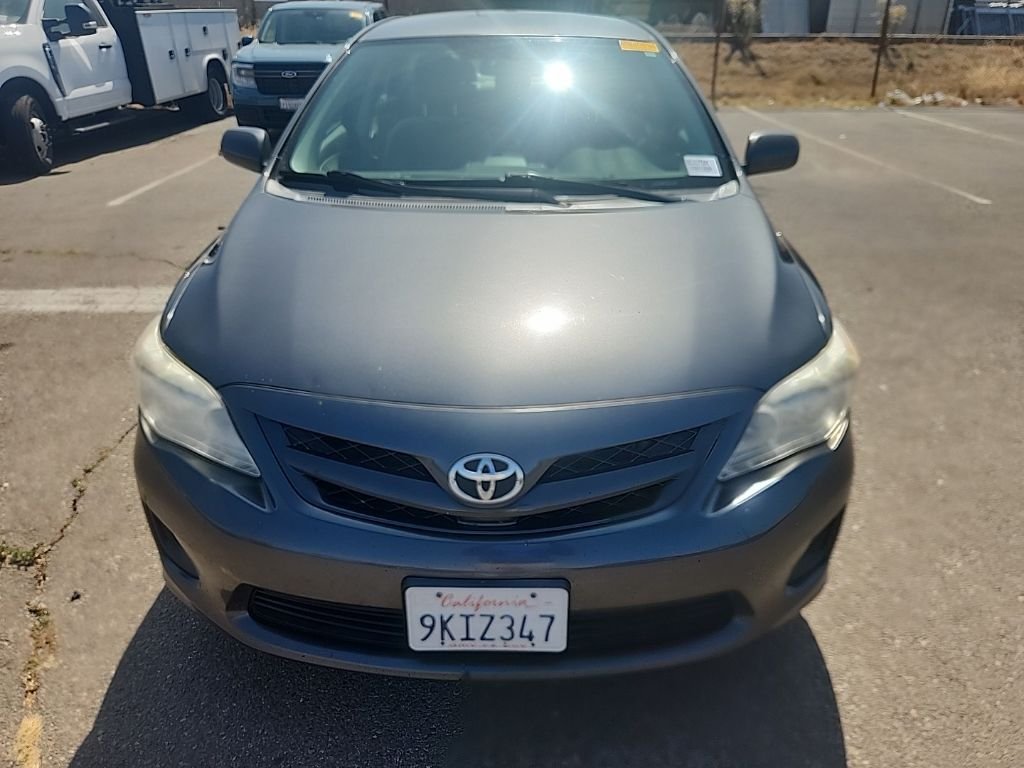 Used 2012 Gray Toyota LE image 2