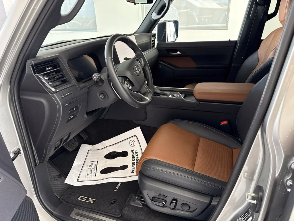 Used 2025 Silver Lexus 550 Luxury+ image 14