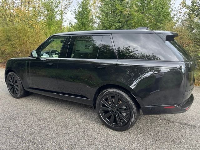 New 2027 Santorini Black Land Rover SE image 7