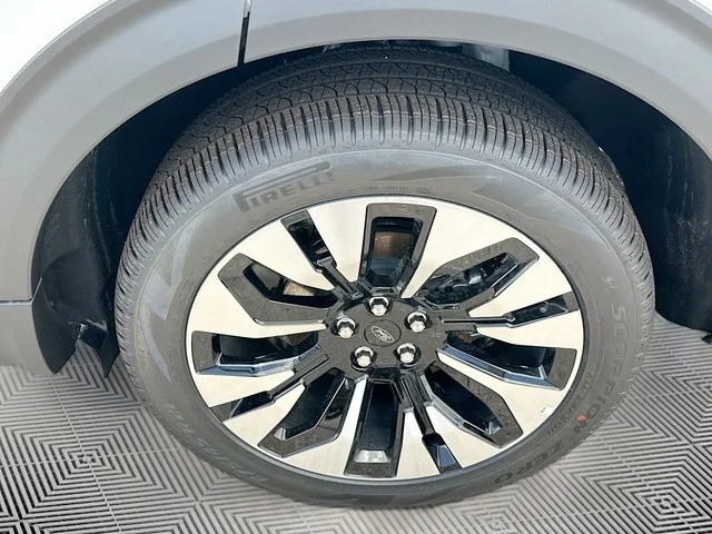 New 2026 White Metallic Ford Platinum image 20