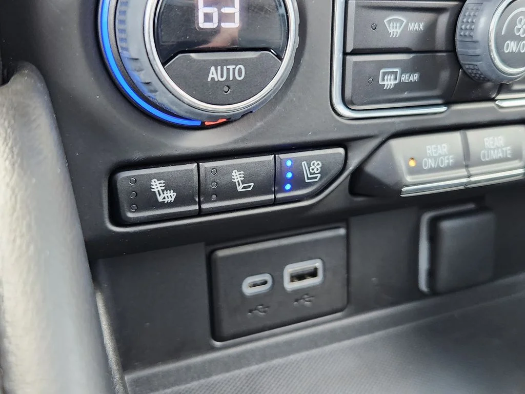 Used 2023 Sterling Gray Metallic Chevrolet Premier image 26