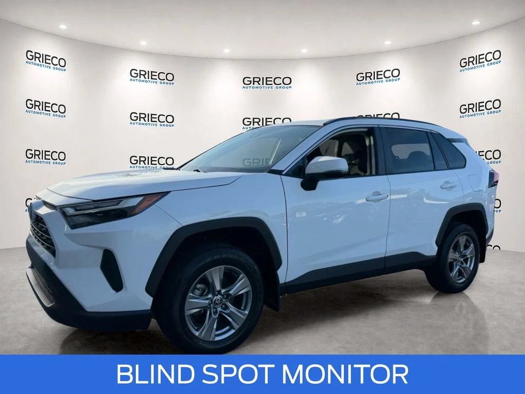 Used 2024 Ice Toyota XLE image 3