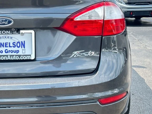 Used 2018 Gray Ford SE image 8