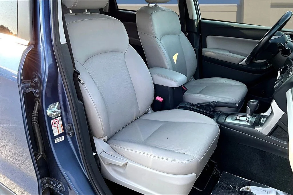 Used 2014 Marine Blue Pearl Subaru 2.5i Limited image 31