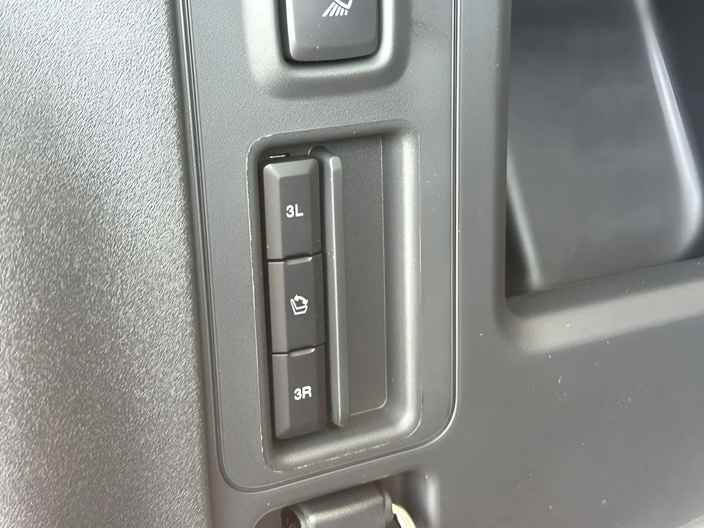 New 2025 Space Silver Metallic Ford Active image 31