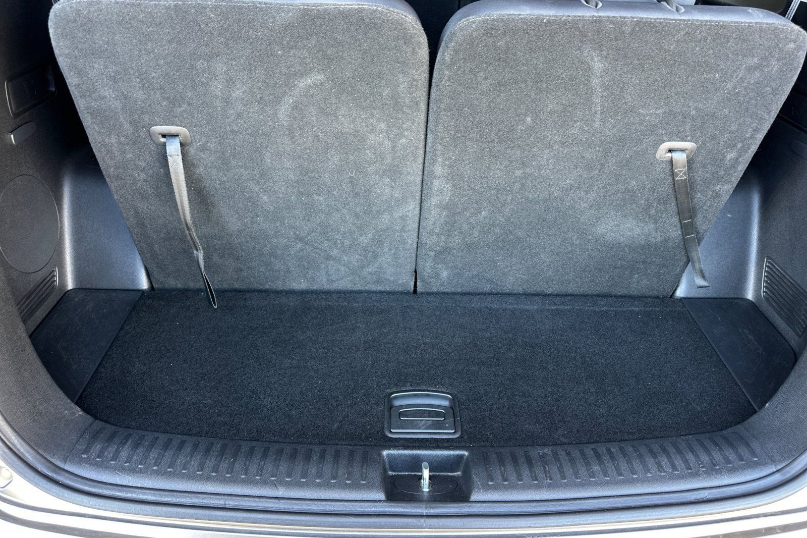 Used 2017 Silver Kia LX image 17