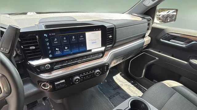 Used 2025 Black Chevrolet LT image 24