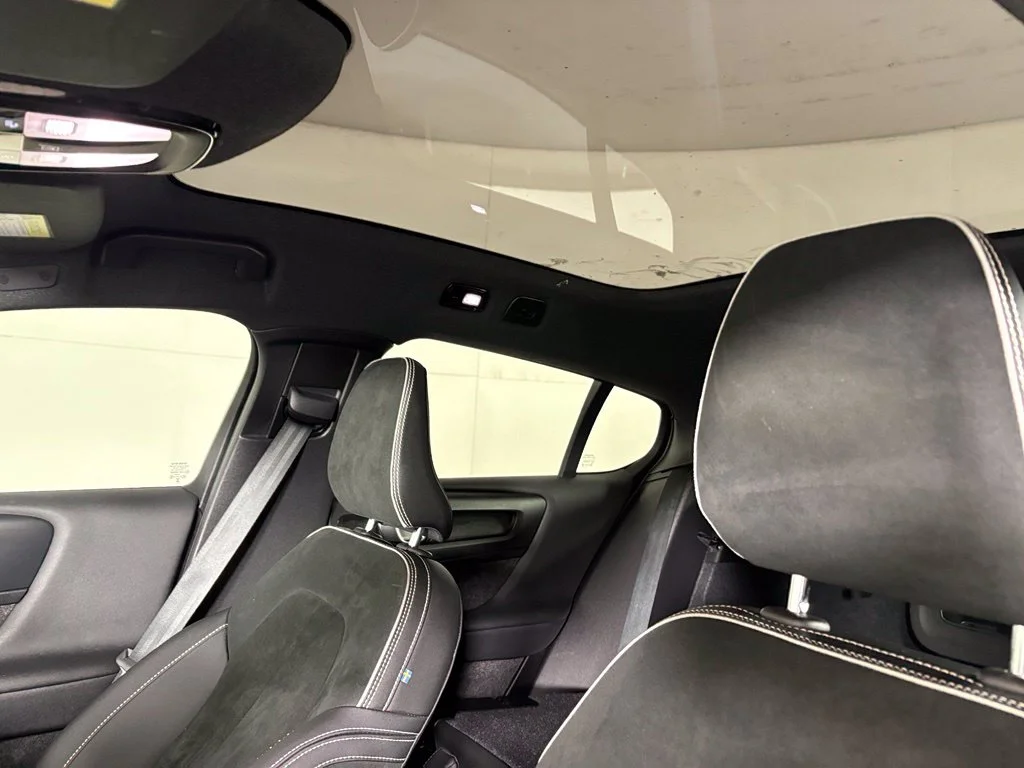 Used 2023 White Volvo Ultimate image 18