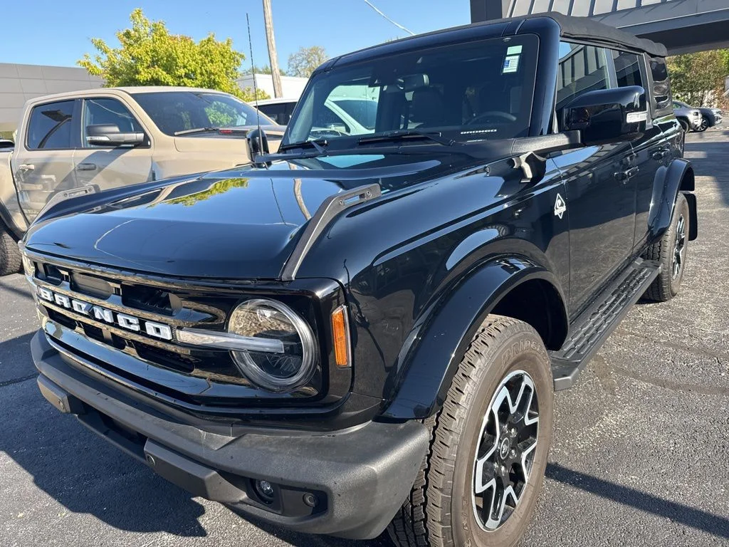 2023 Ford Bronco Outer Banks 4x4's photo