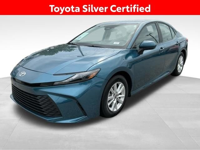 Used 2025  Toyota LE image 10