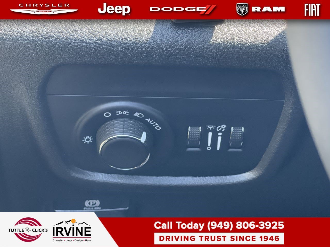 Certified Used 2023 Baltic Gray Metallic Clearcoat Jeep Altitude image 25
