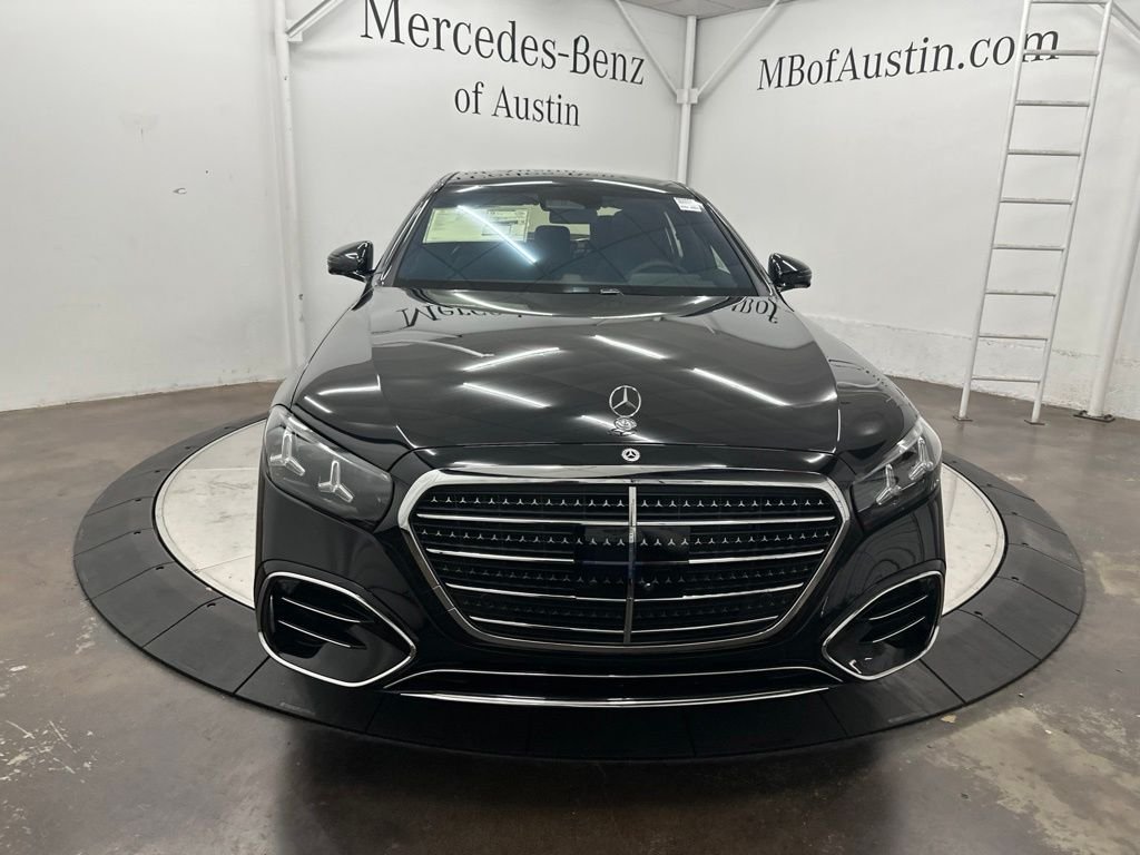 New 2027 Obsidian Black Metallic Mercedes-Benz S 580 image 2