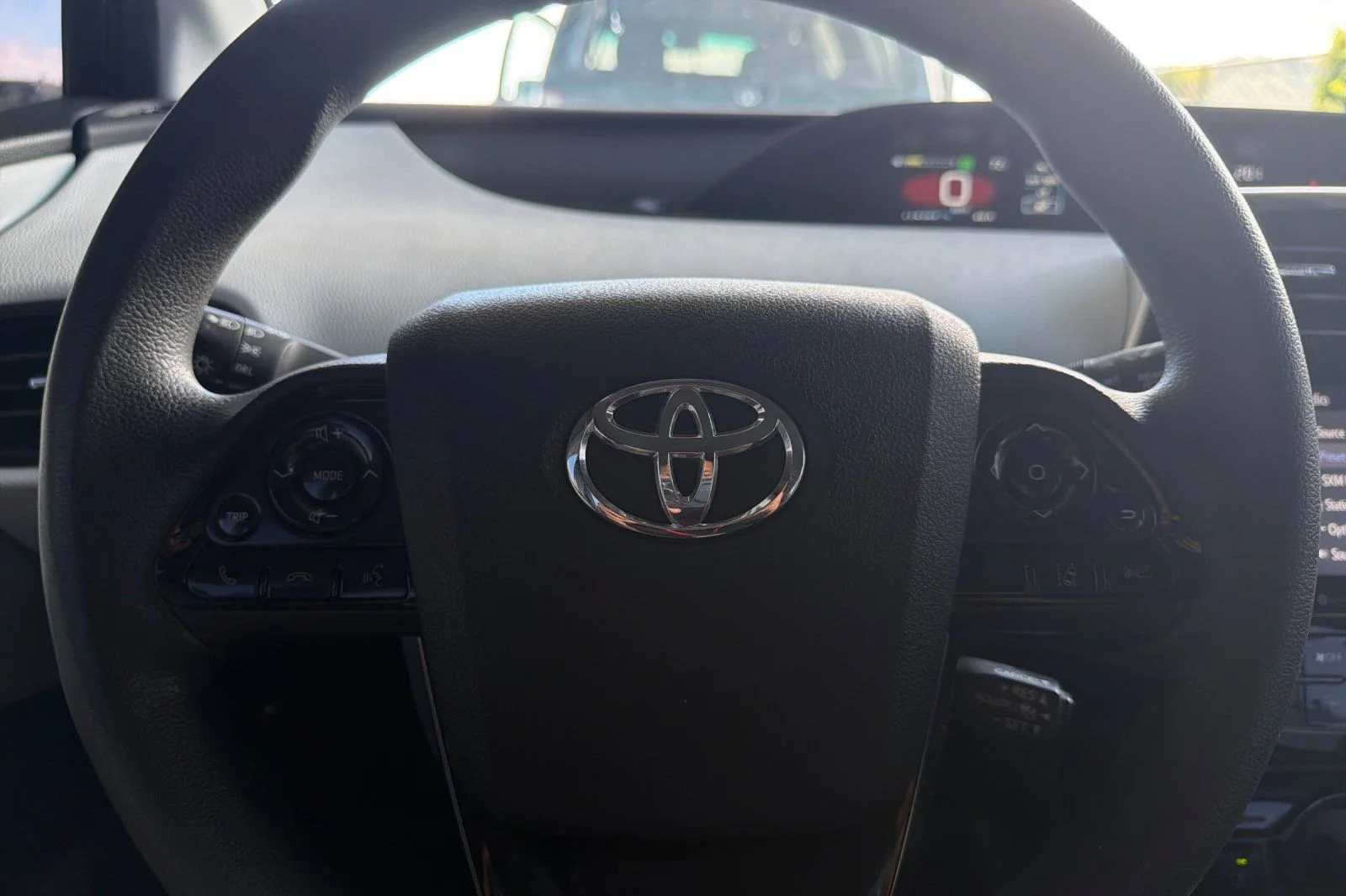 Used 2022 Gray Toyota LE image 25