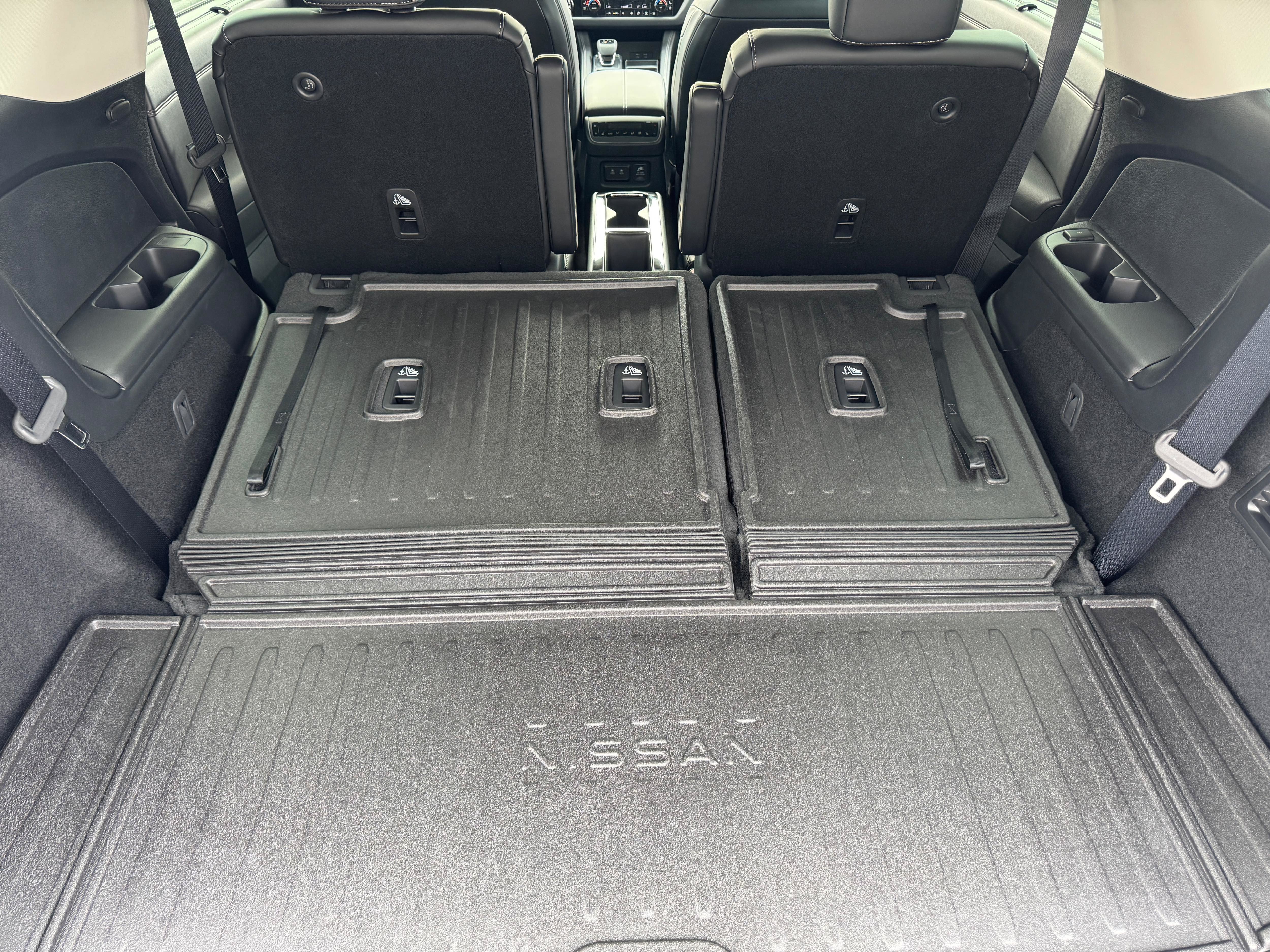 New 2026 Boulder Gray Pearl Nissan Platinum image 25