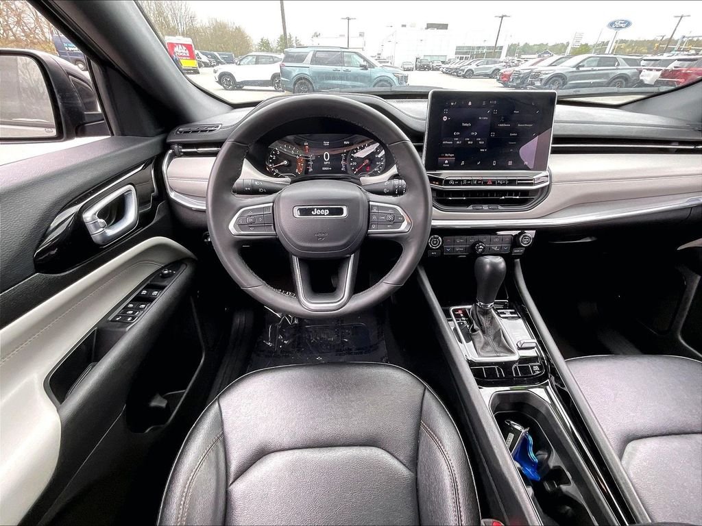 Used 2024 Gray Jeep Limited image 16