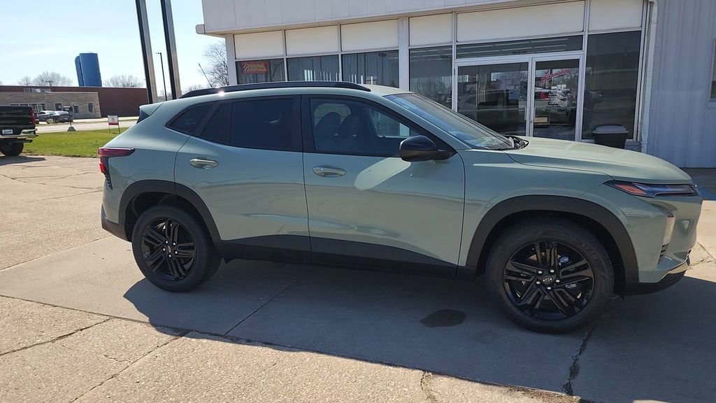 New 2026 Cacti Green Chevrolet ACTIV image 6