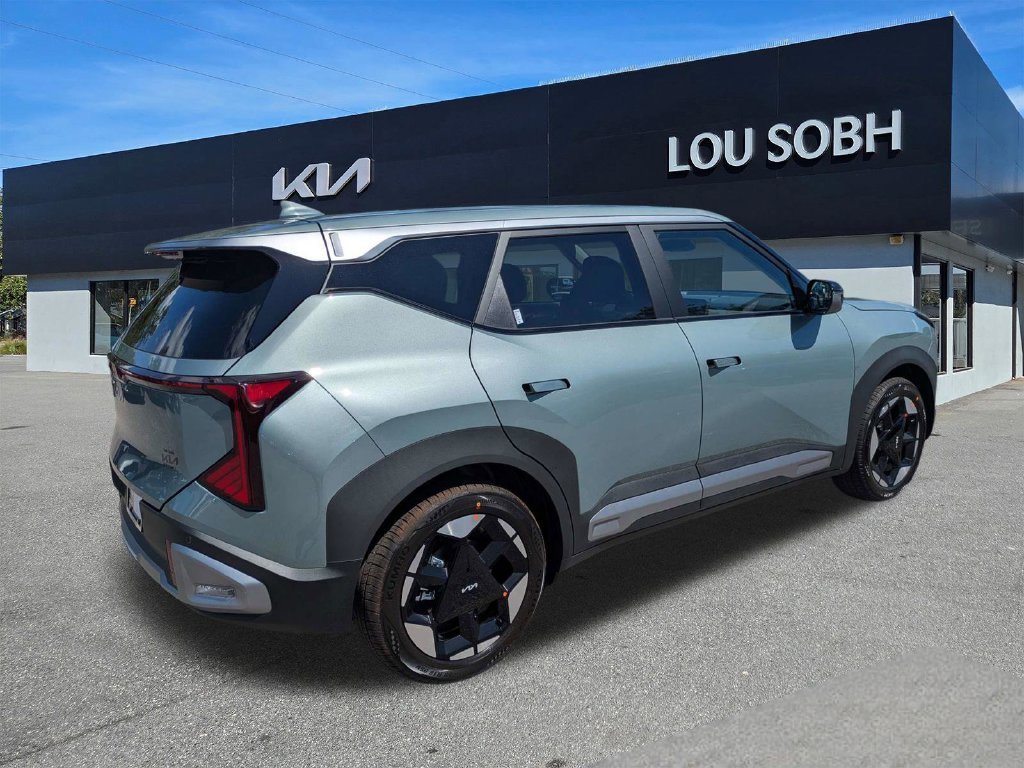 New 2027 Iceberg Green Kia S image 4
