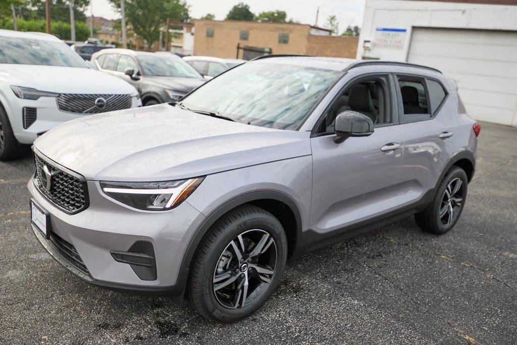 2026 Volvo XC40 Core - Photo 6