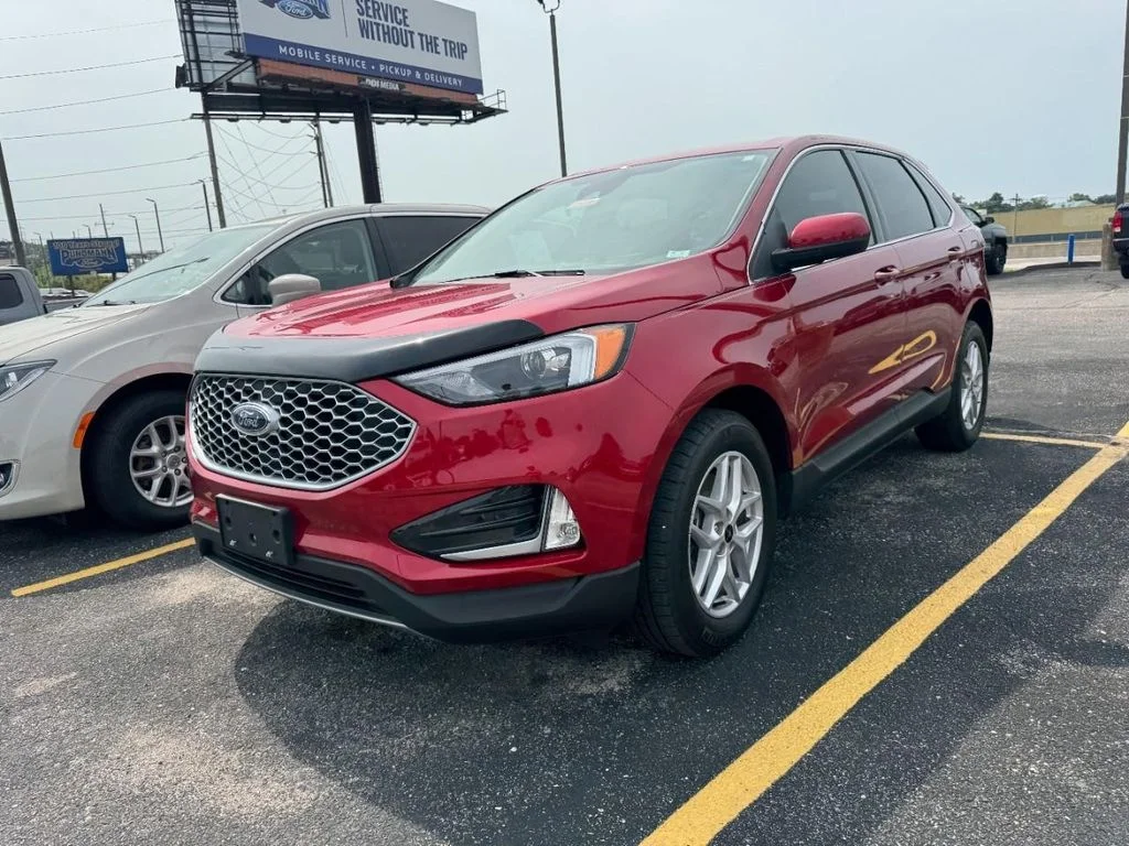 Used 2024 Rapid Red Metallic Tinted Clearcoat Ford SEL image 6