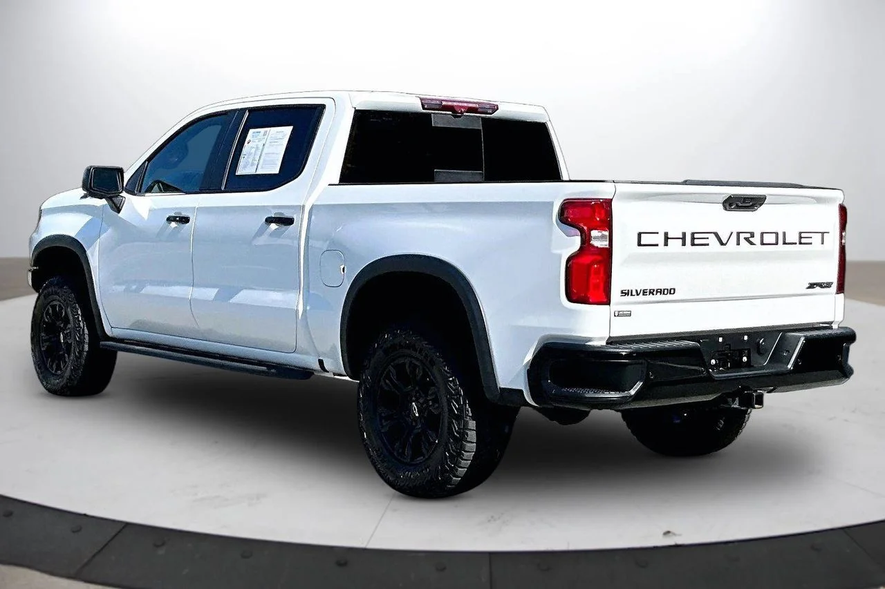 Used 2022 White Chevrolet ZR2 image 7