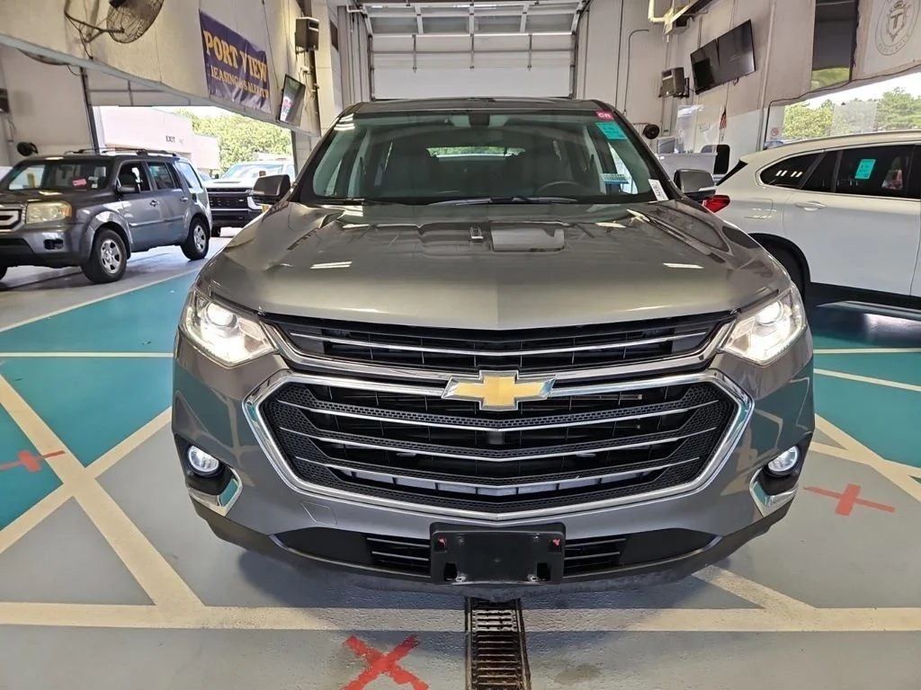 Used 2019 Gray Chevrolet LT image 3