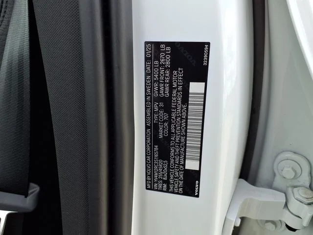 Certified Used 2025 White Volvo B5 Plus image 33
