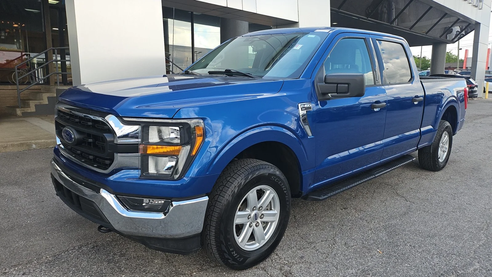 Used 2023 Blue Ford XLT image 8