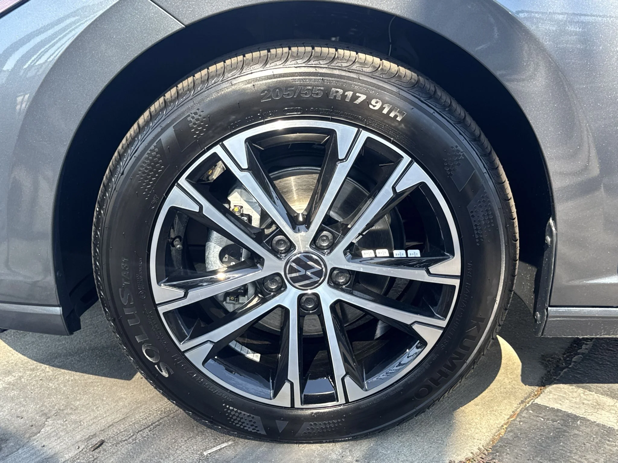 New 2027 Platinum Gray Metallic Volkswagen Sport image 10