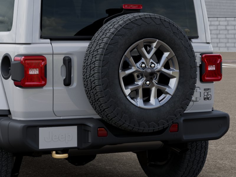 New 2026 Bright White Clear-Coat Exterior Paint Jeep  image 22