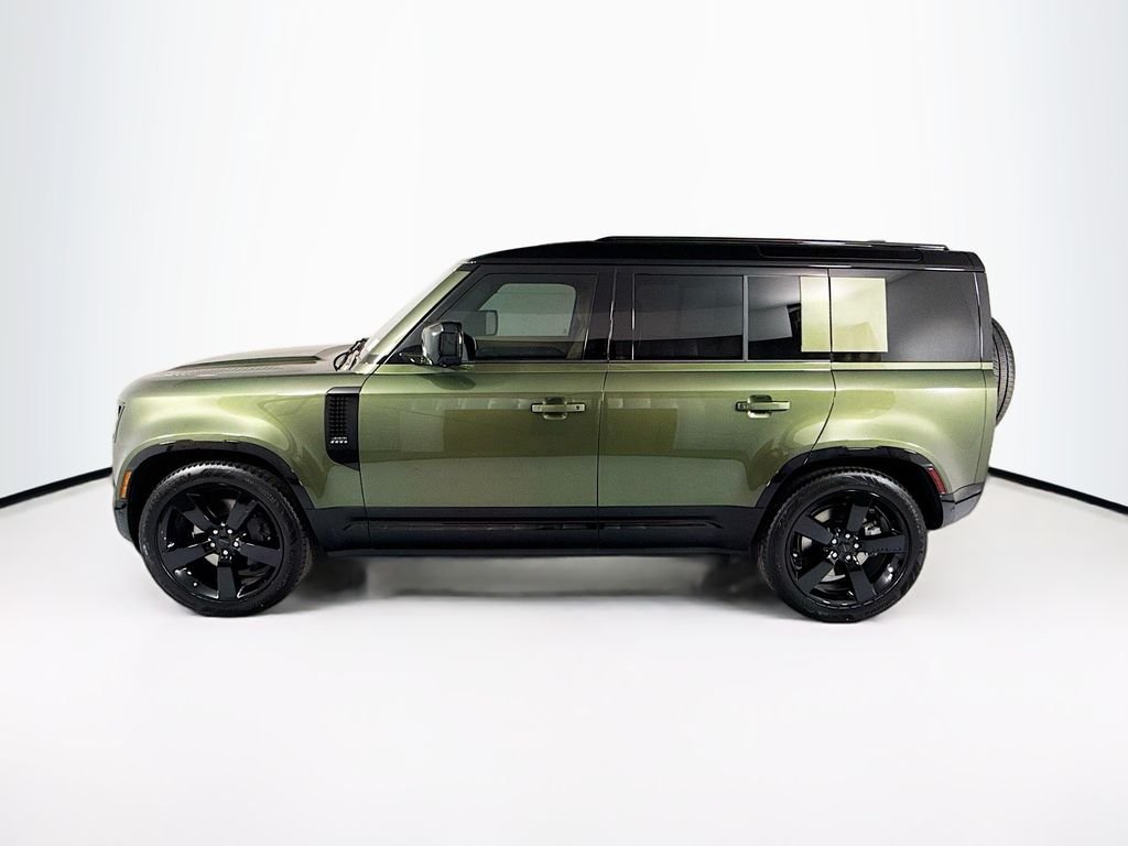 New 2026 Woolstone Green Land Rover X-Dynamic SE image 8