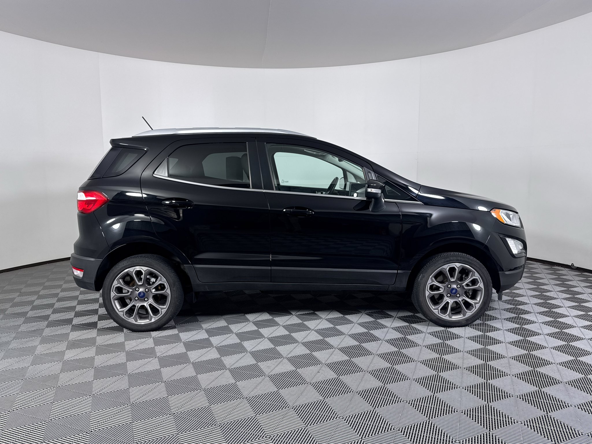 Used 2018 Shadow Black Ford Titanium image 12
