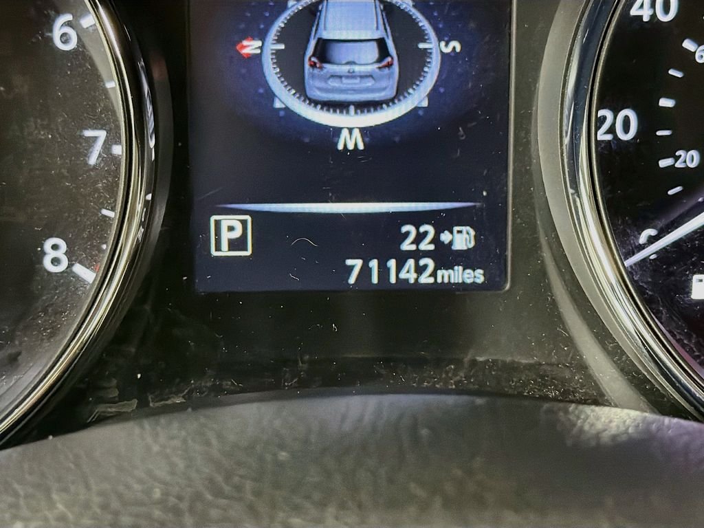 Used 2017 White Nissan SL image 12
