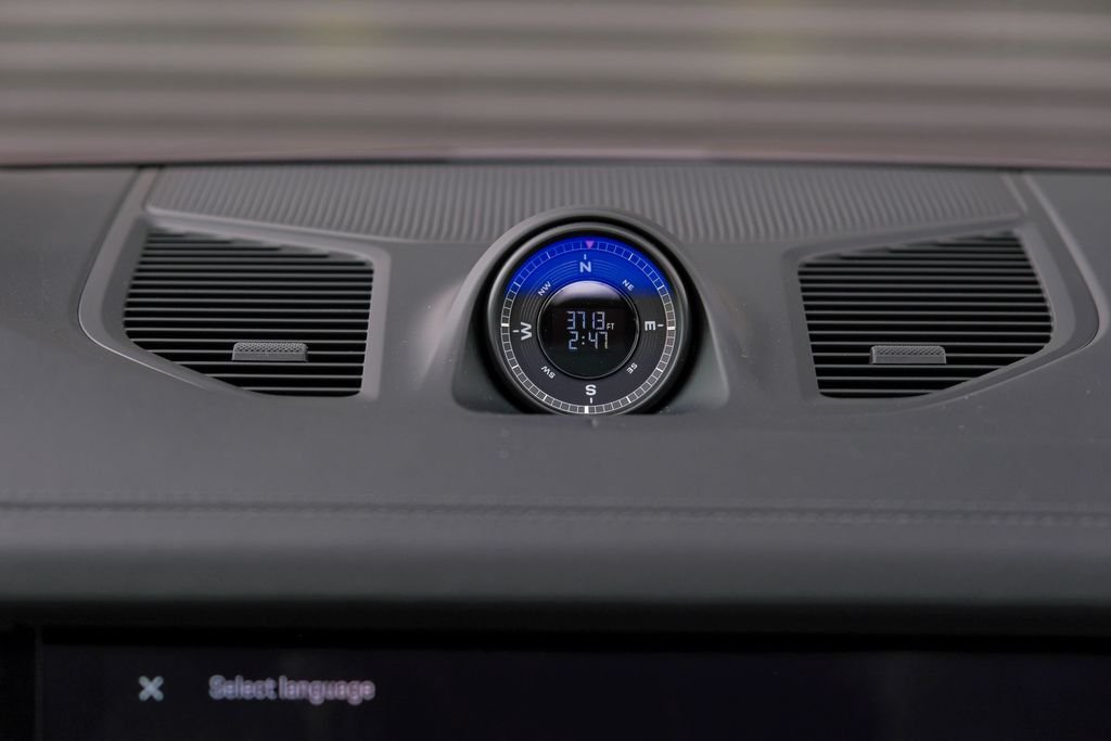 2026 Porsche Cayenne S - Photo 26