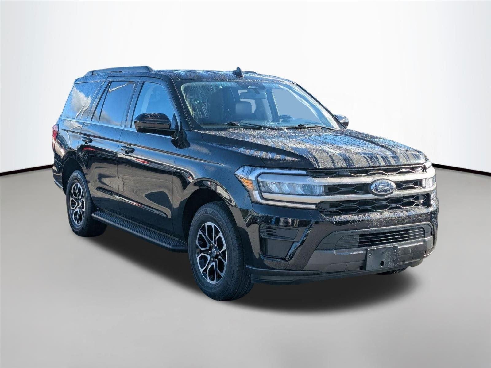 Used 2024 Agate Black Metallic Ford XLT image 3