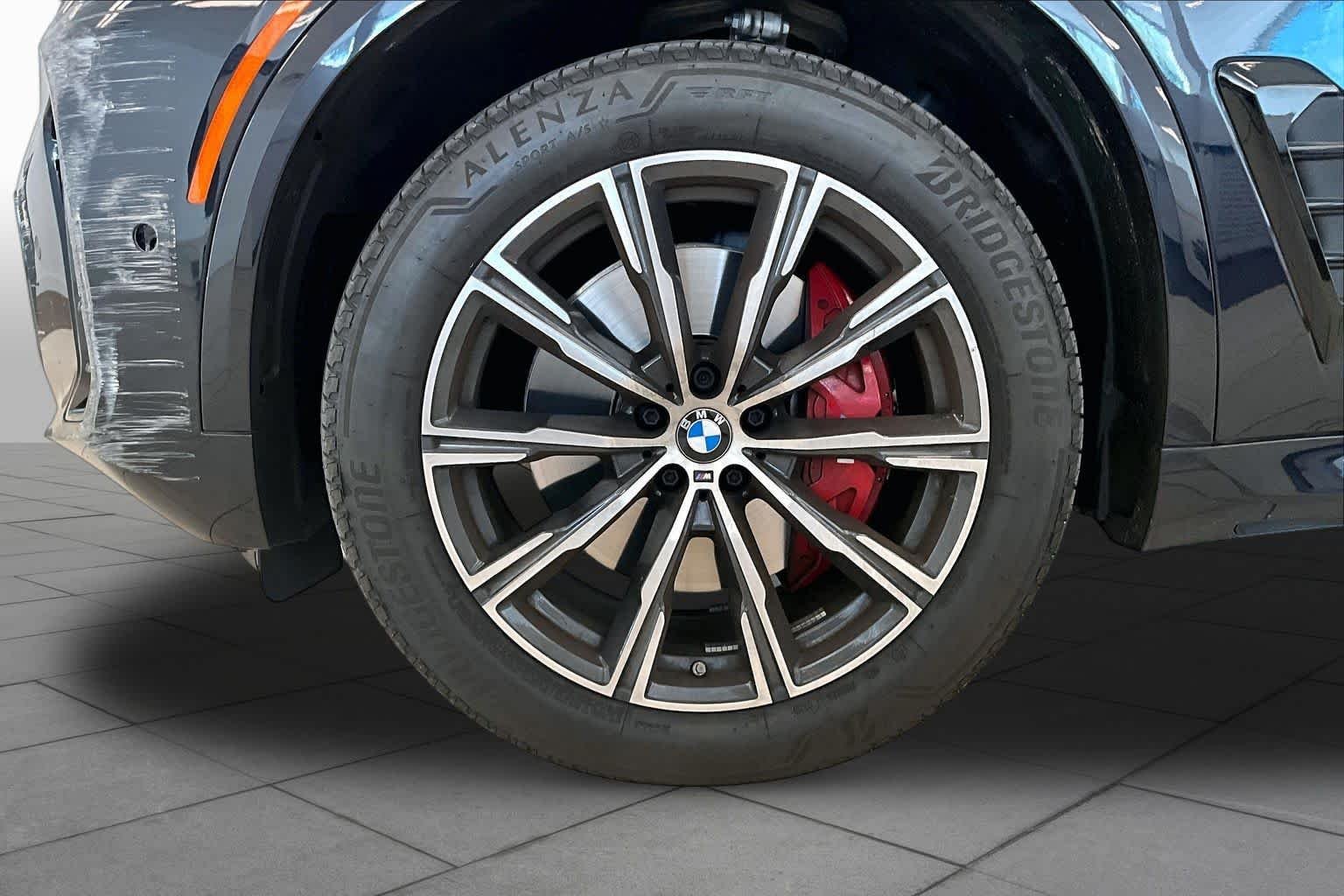 Used 2026 Carbon Black Metallic BMW xDrive40i image 10