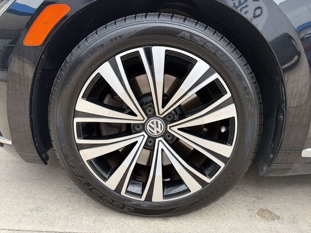 Used 2019 Black Volkswagen 2.0T SE image 13