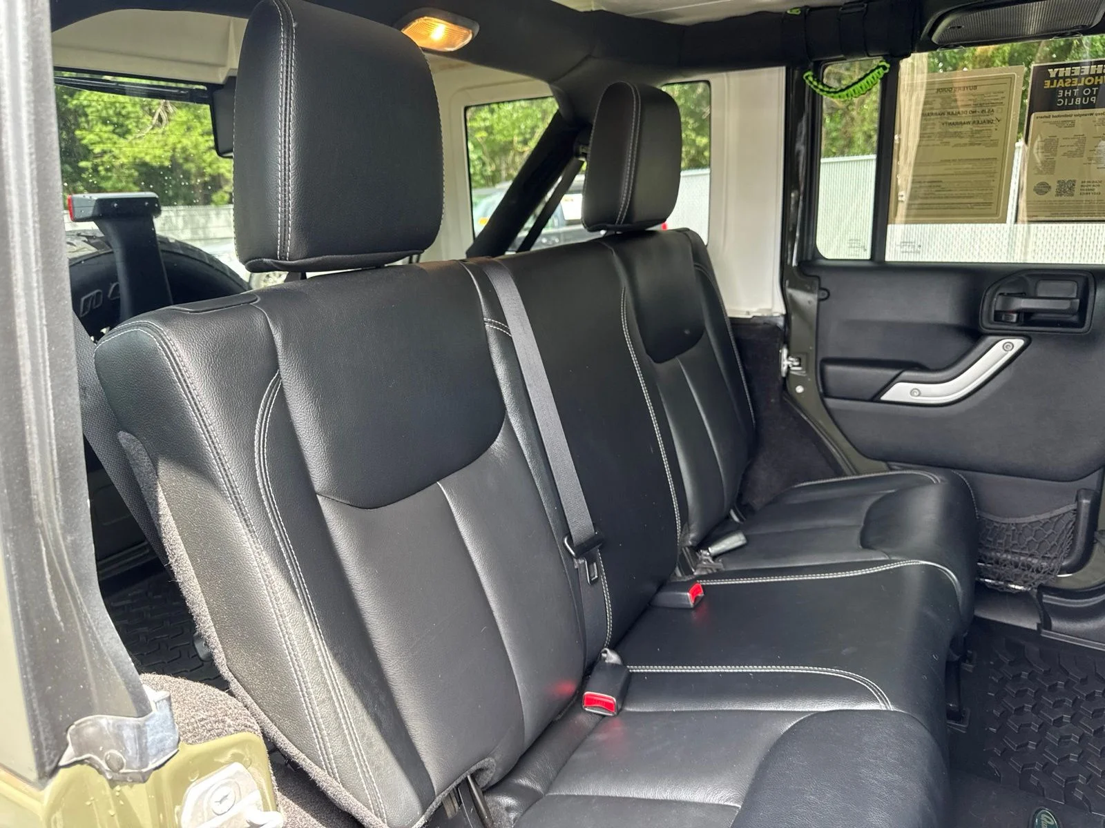 Used 2015 Green Jeep Unlimited Sahara image 5