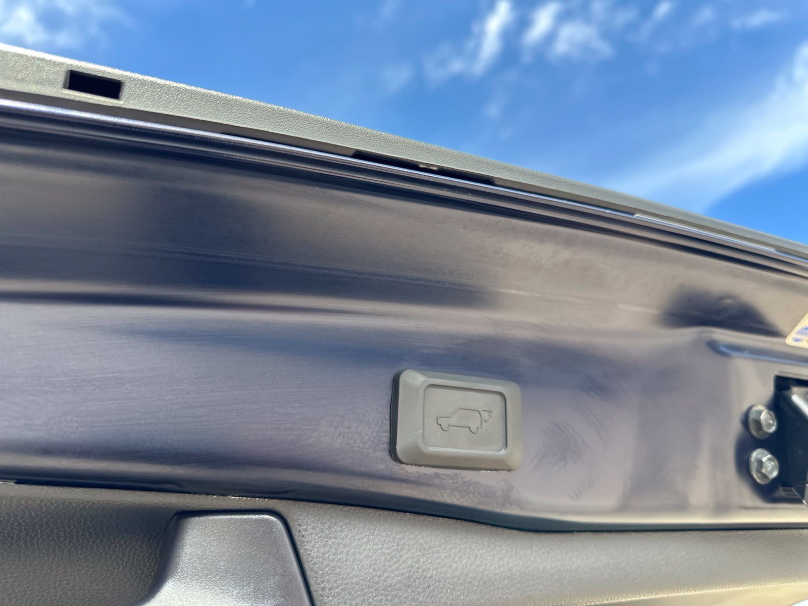 Used 2025 Blue Toyota XLE Premium image 31