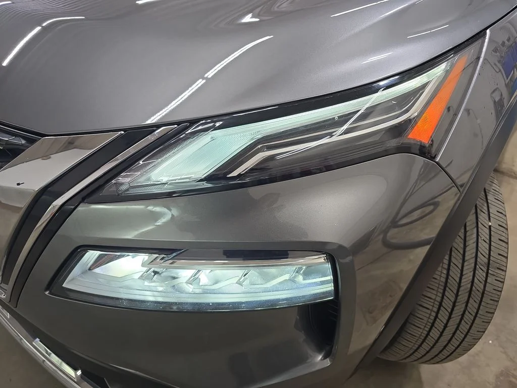 Used 2023 Gray Nissan Platinum image 32