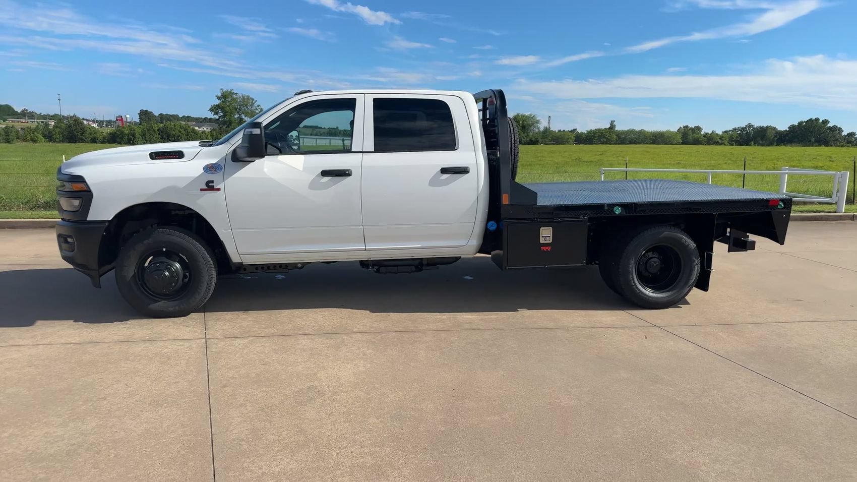 New 2026 Bright White Clearcoat Ram Tradesman image 4