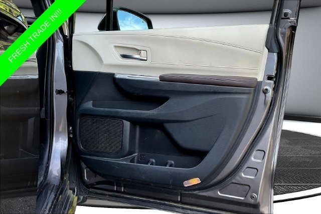 Used 2022 Gray Toyota Platinum image 31