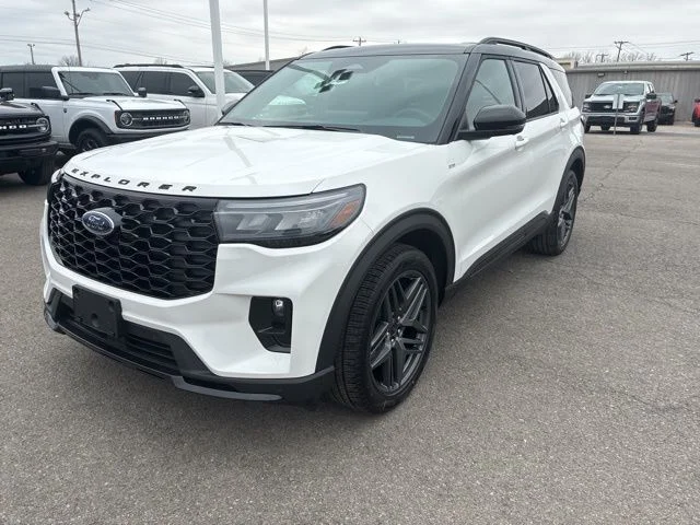 2026 Ford Explorer ST-LINE 4WD's photo