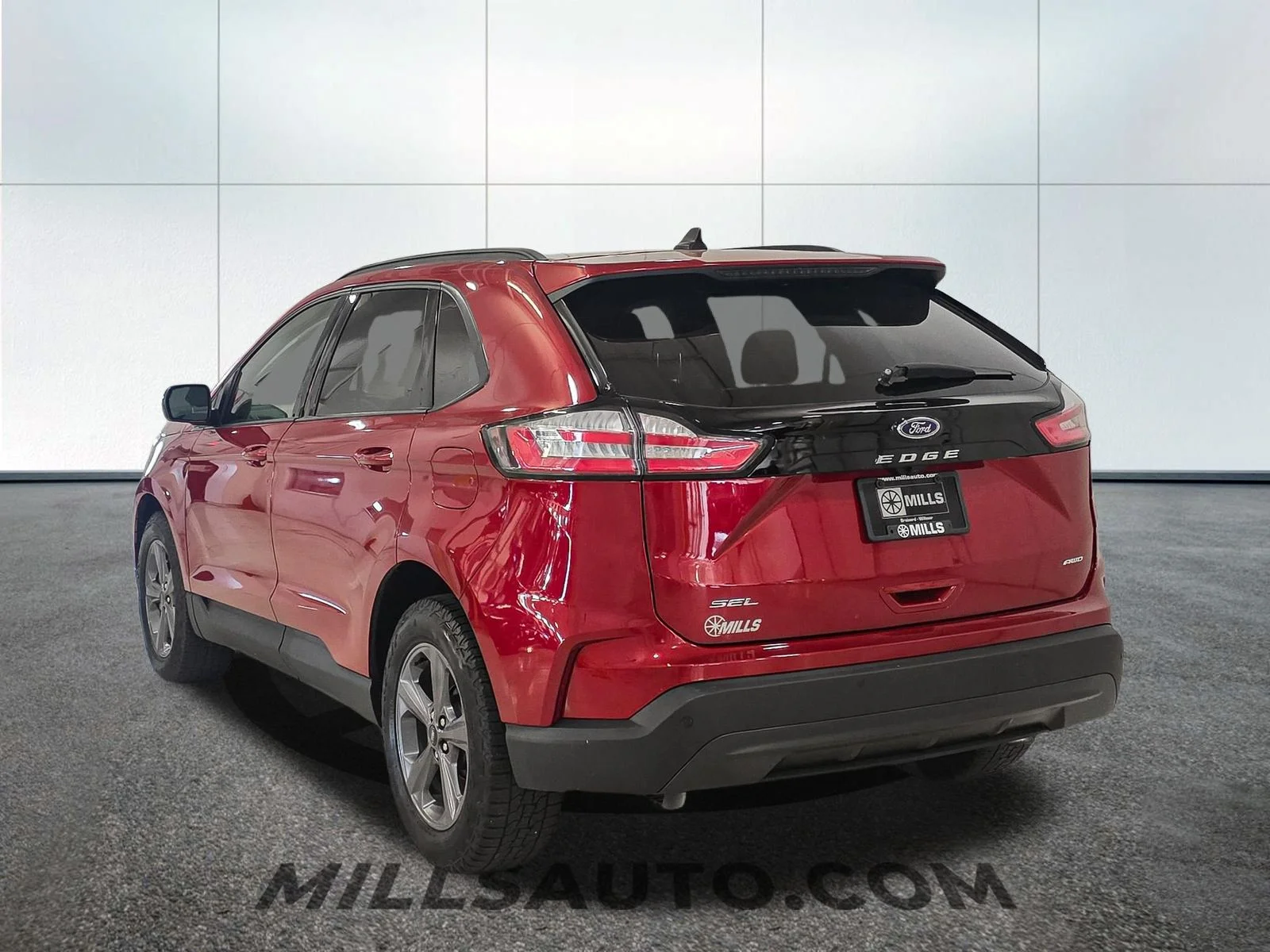 Used 2023 Red Ford SEL image 5