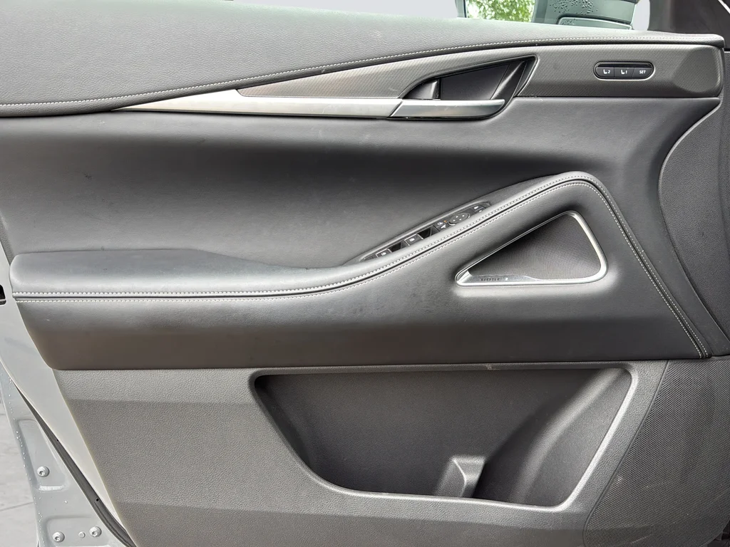 Used 2025 Gray INFINITI LUXE image 22