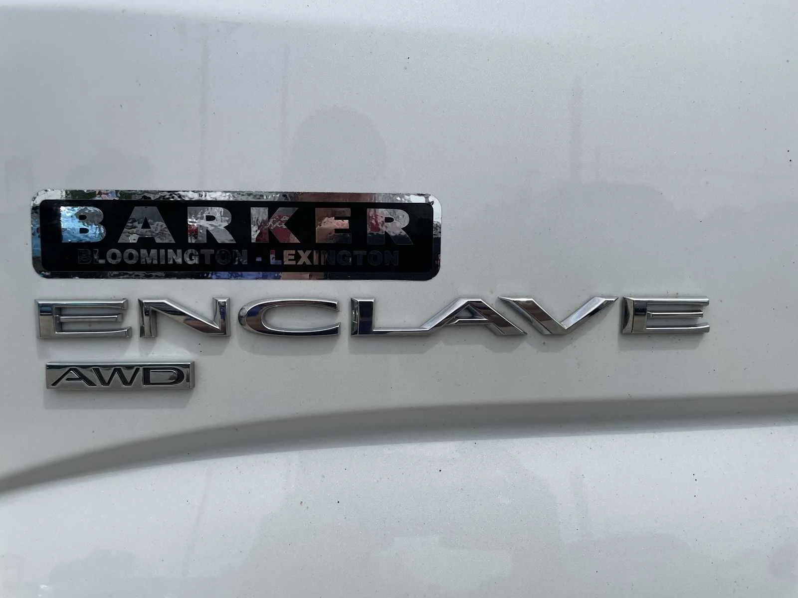 Used 2020 Includes Satin Nickel lower exterior accent color.) Buick Essence image 33