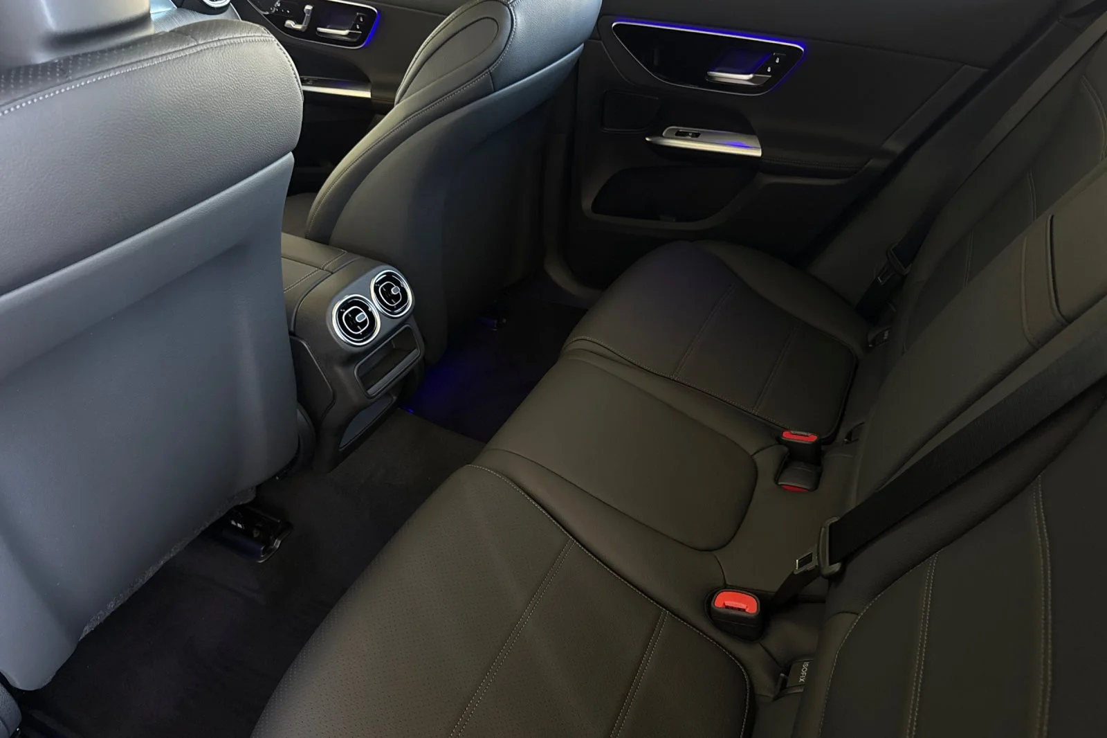 New 2027 Black Mercedes-Benz GLC 300 image 9