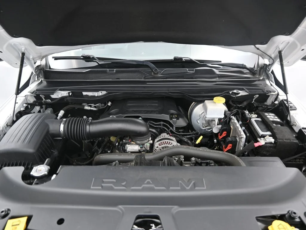 Used 2022 White Ram Big Horn/Lone Star image 17